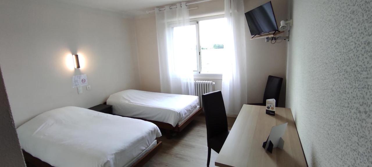 Hostellerie Du Parc Labarthe-Inard Exteriör bild