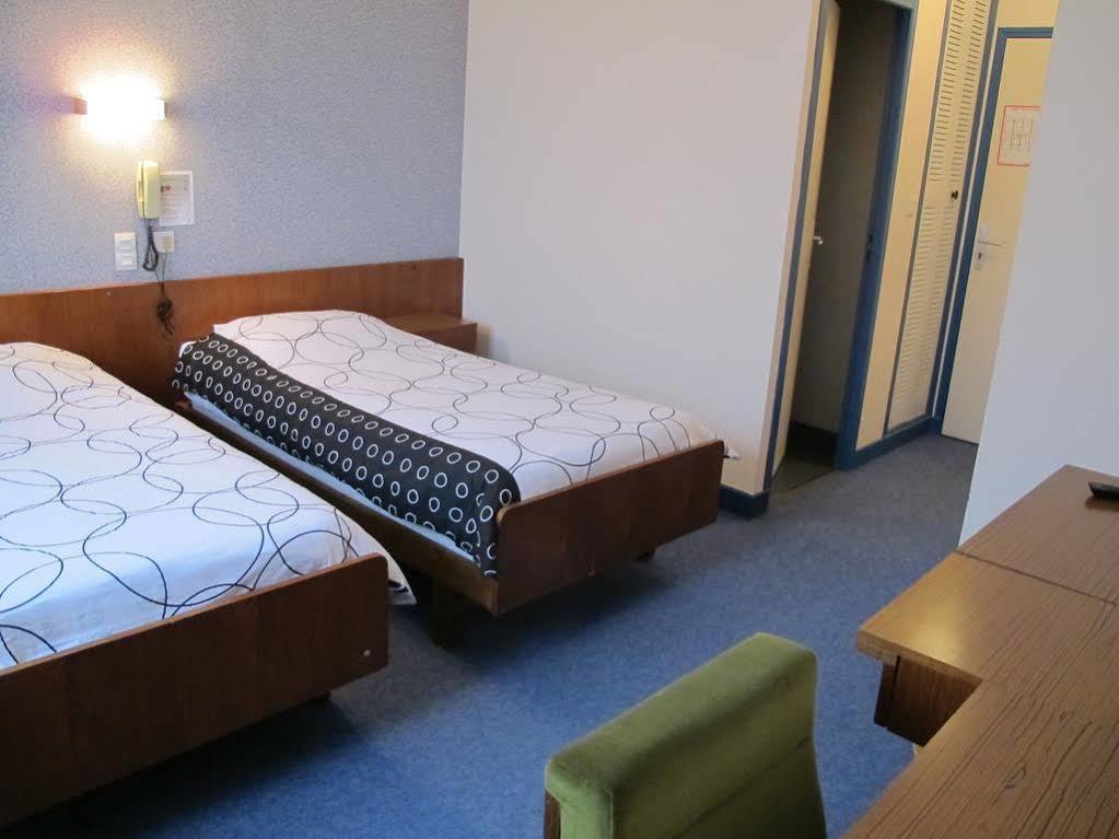 Hostellerie Du Parc Labarthe-Inard Exteriör bild