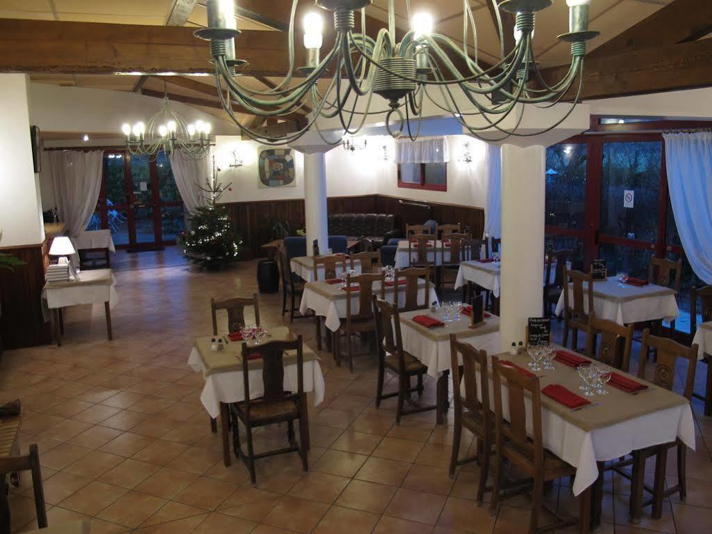 Hostellerie Du Parc Labarthe-Inard Exteriör bild